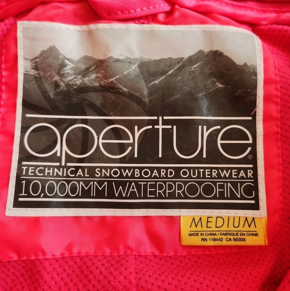 Aperture hot pink snowboard pants - Picture 14 of 15